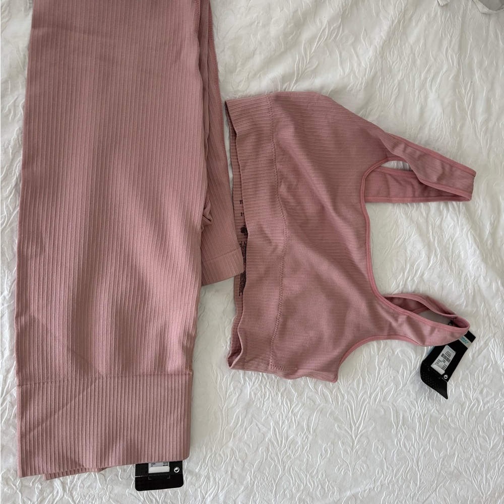 POL Dusty Pink Ribbed Jumpsuit - Picture 4 of 4